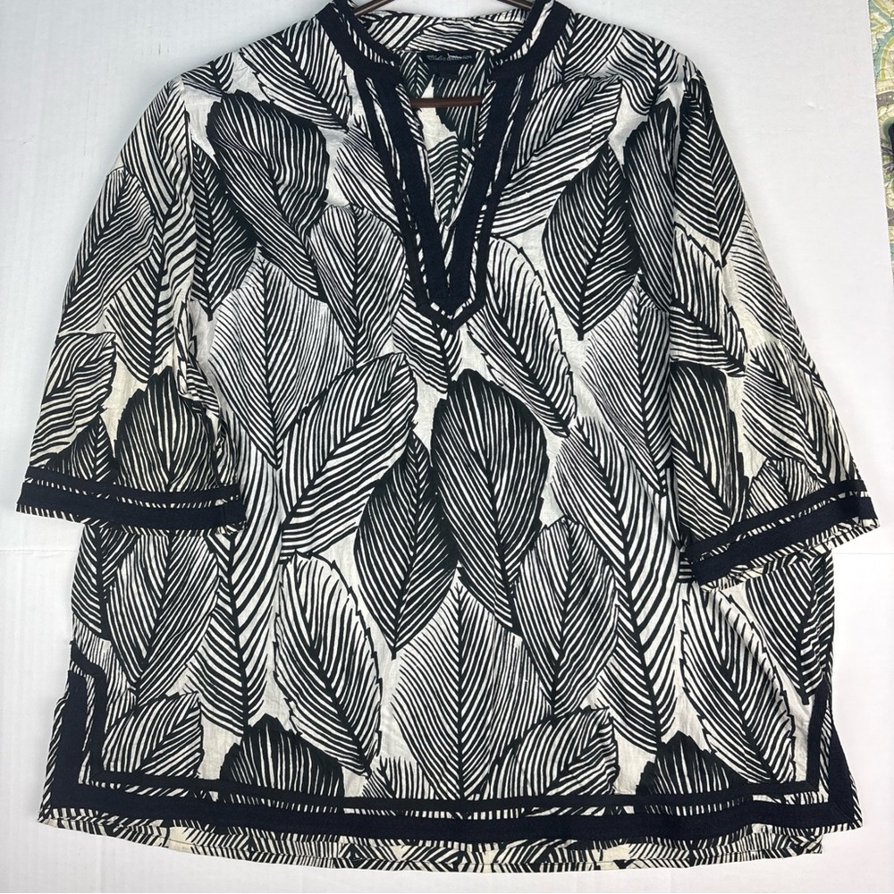 Clubz Collection Women's 2X Shirt Tunic Black White Tropical Leaves Cotton Trim